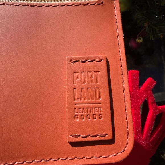 Portland Leather Clownfish Adriana Wristlet - Picture 6 of 10